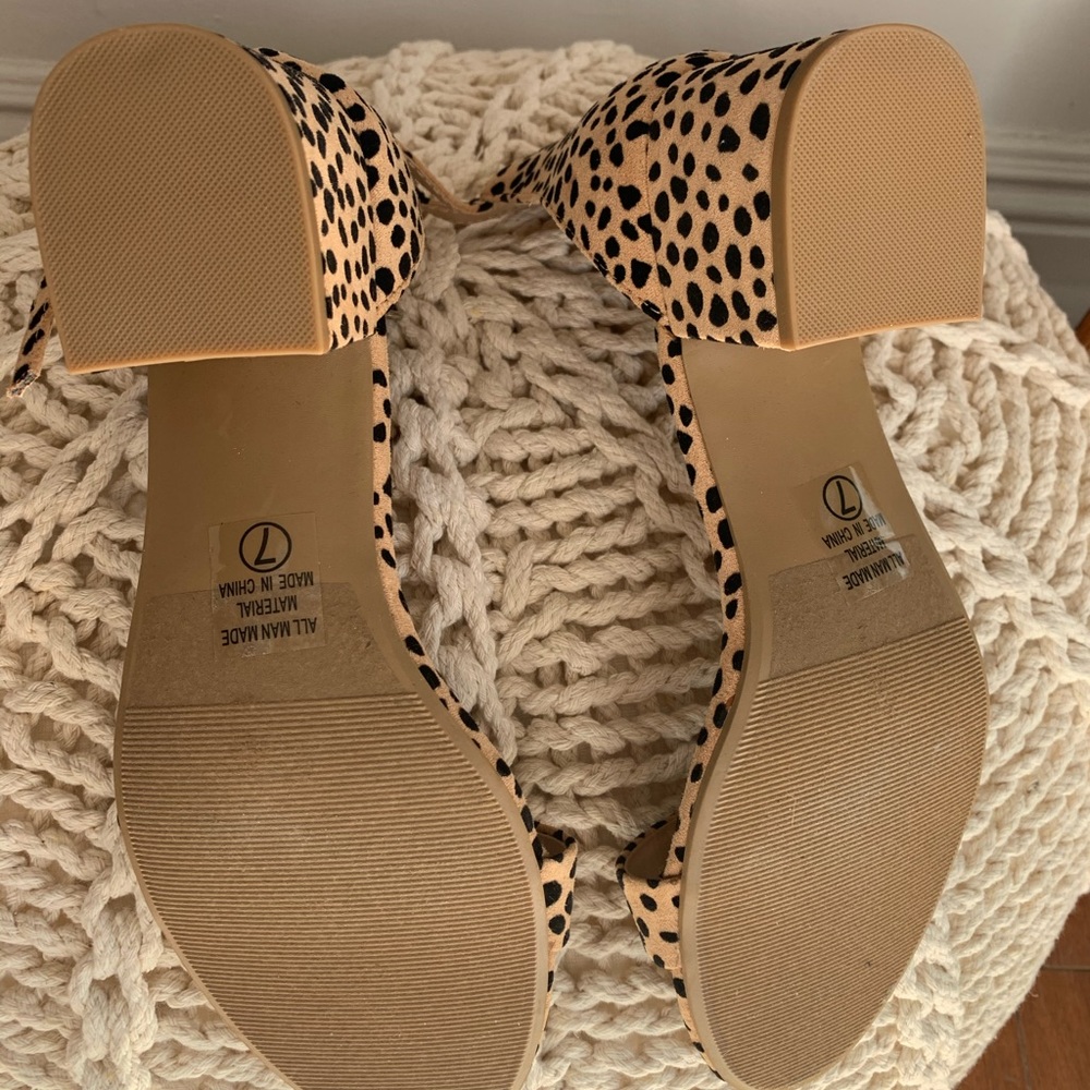 NIB Leopard Sandal Sz 7 // CityClassified - Picture 4 of 4